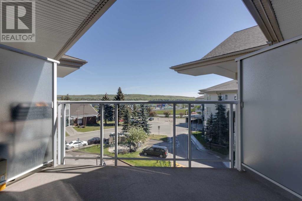 Single Family House for Sale in    Avenue NW Varsity Calgary 