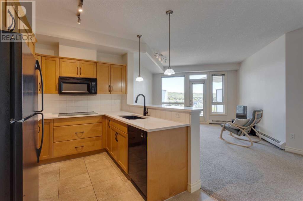 Single Family House for Sale in    Avenue NW Varsity Calgary 