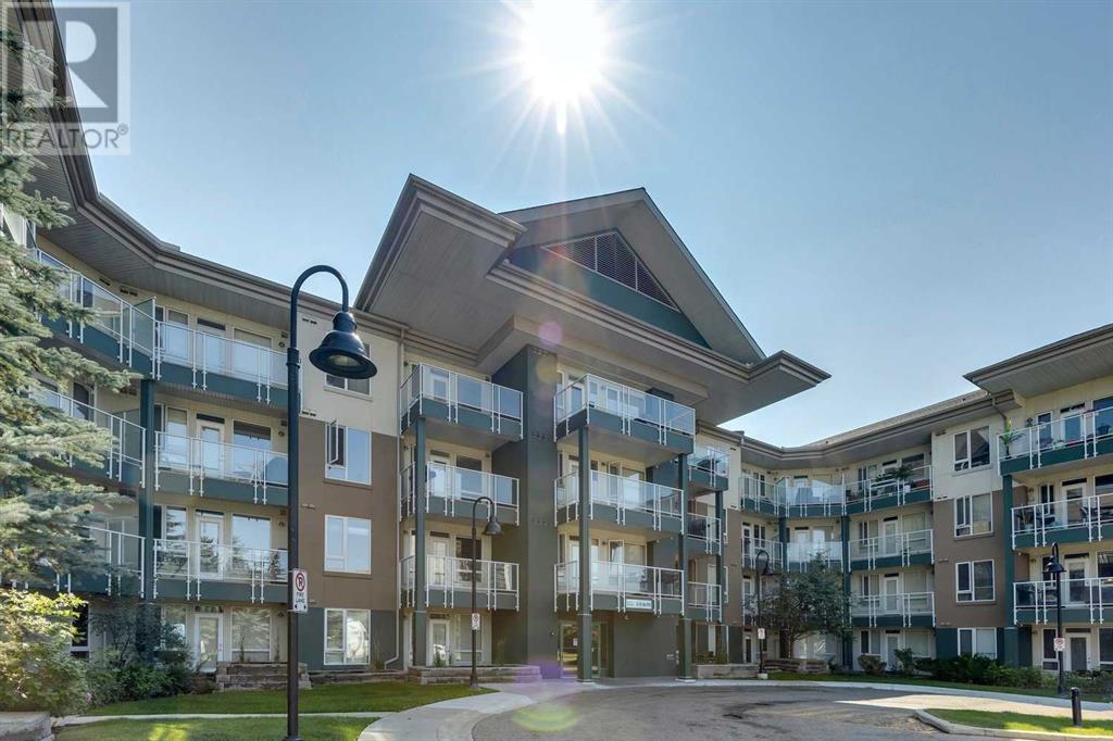 Single Family House for Sale in    Avenue NW Varsity Calgary 