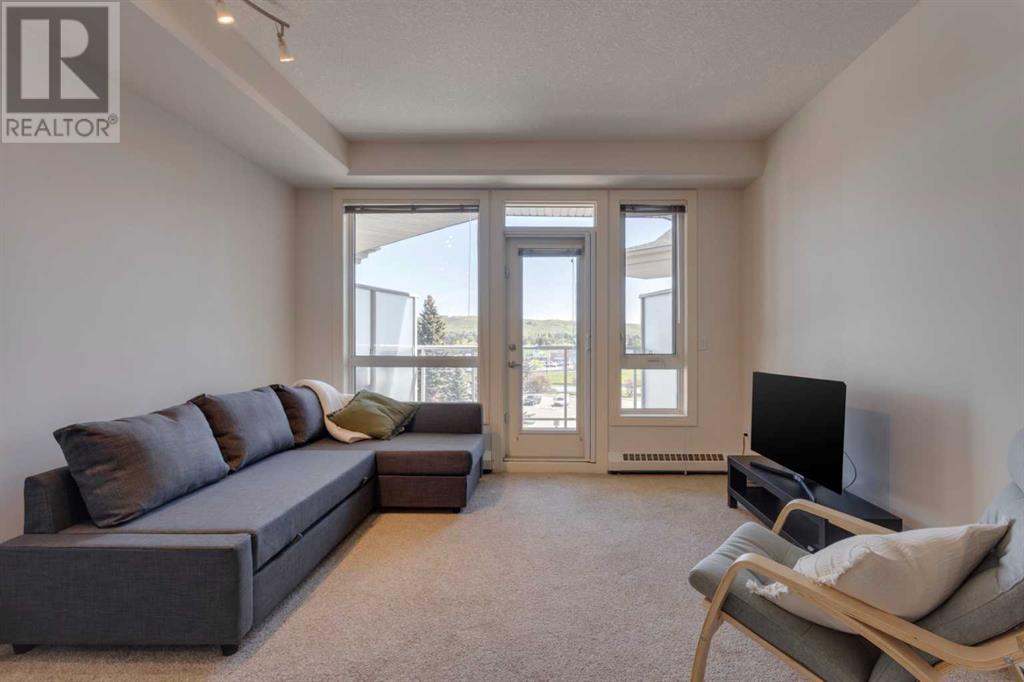 Single Family House for Sale in    Avenue NW Varsity Calgary 
