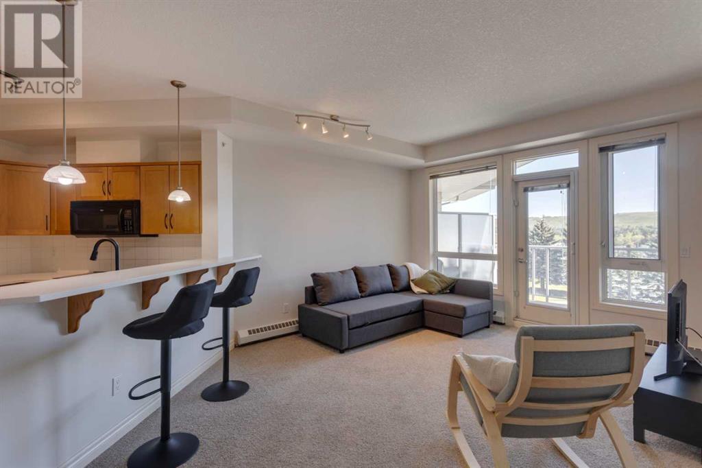 Single Family House for Sale in    Avenue NW Varsity Calgary 