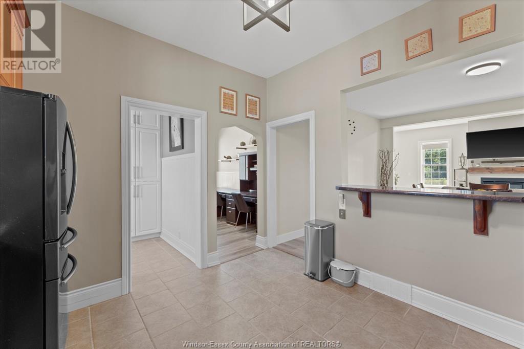 Photo 12 of 1842 Road 3 West, Kingsville ON