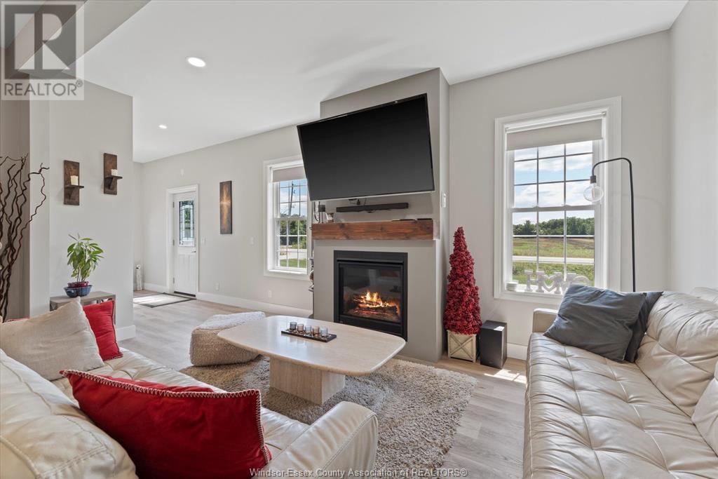 Photo 5 of 1842 Road 3 West, Kingsville ON