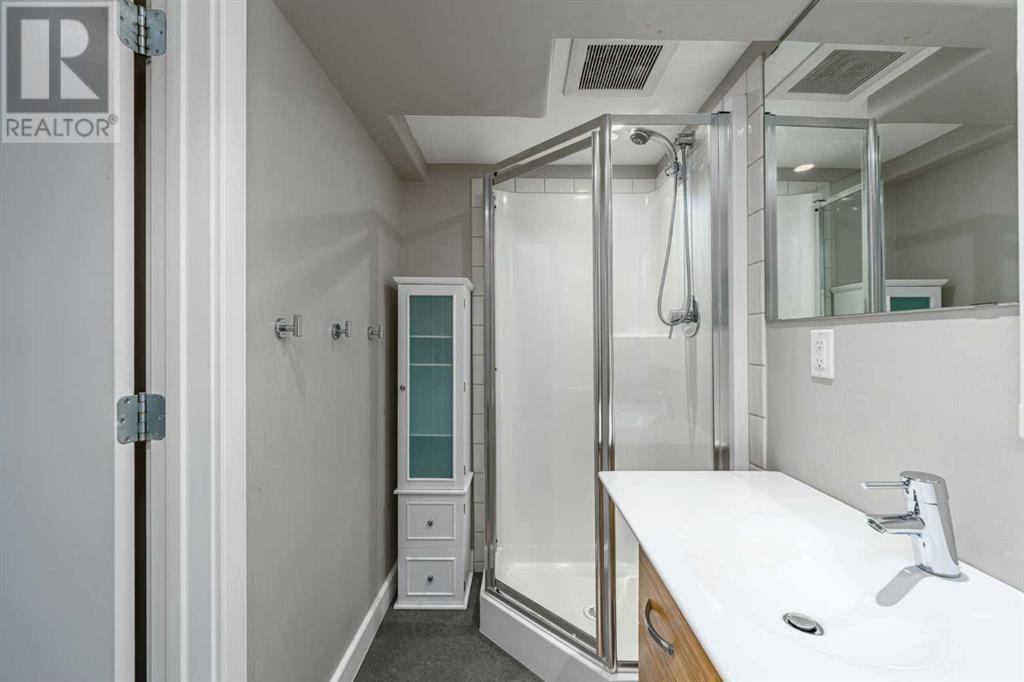 Single Family House 5 Level for Sale in   Avenue NW St Andrews Heights Calgary 