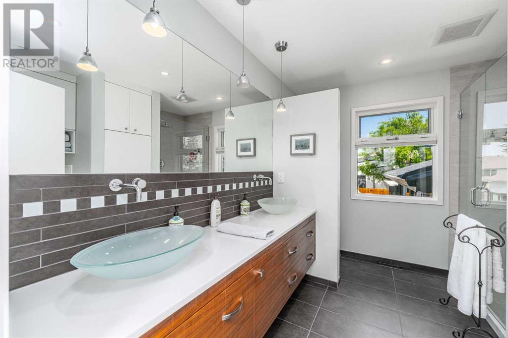 2604 11 Avenue NW, Calgary, Alberta