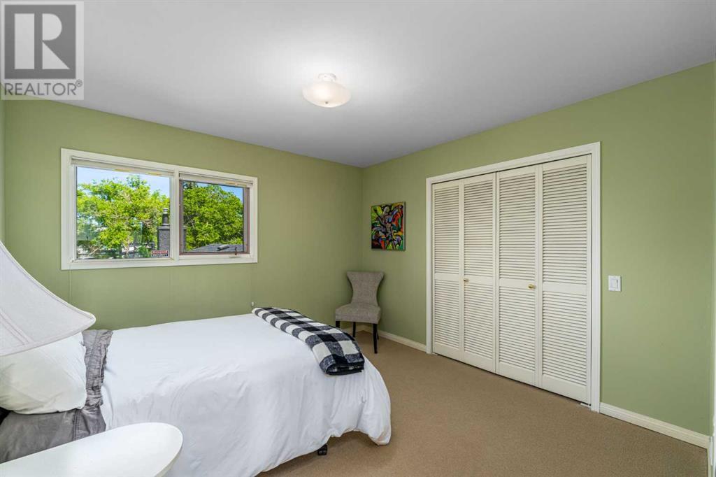 Single Family House 5 Level for Sale in   Avenue NW St Andrews Heights Calgary 