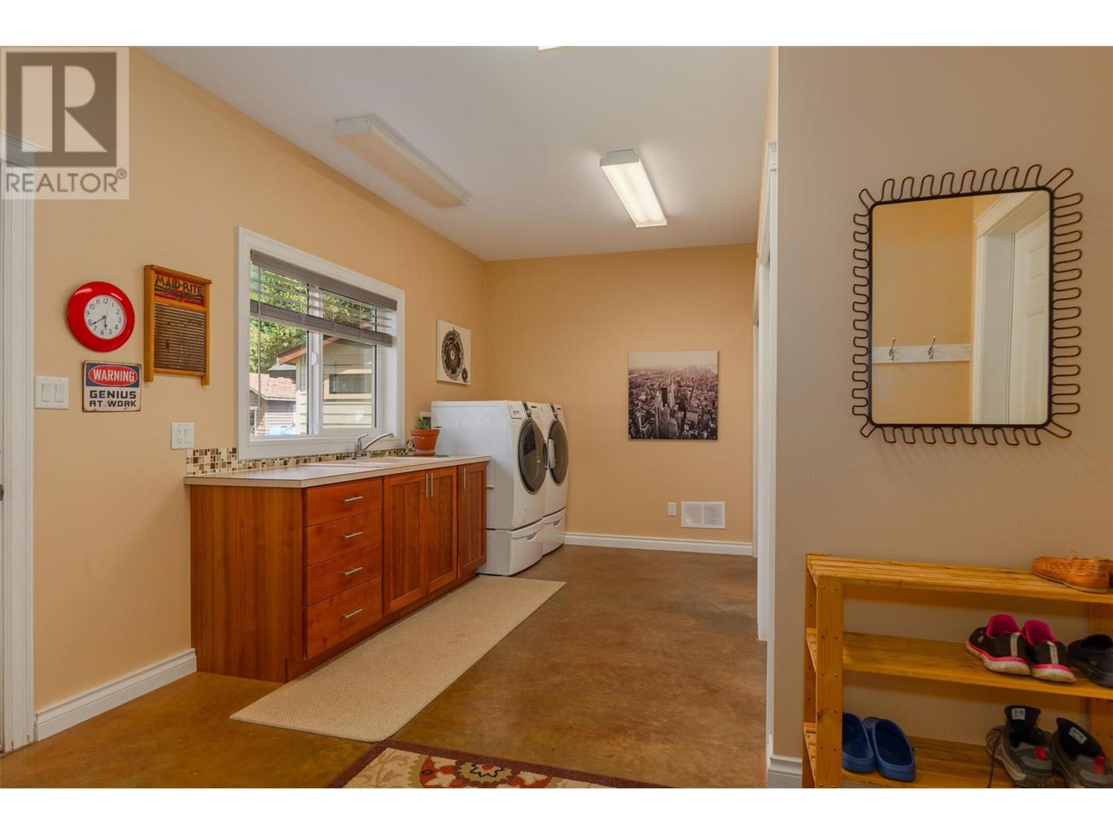 509 6th Street, Kaslo