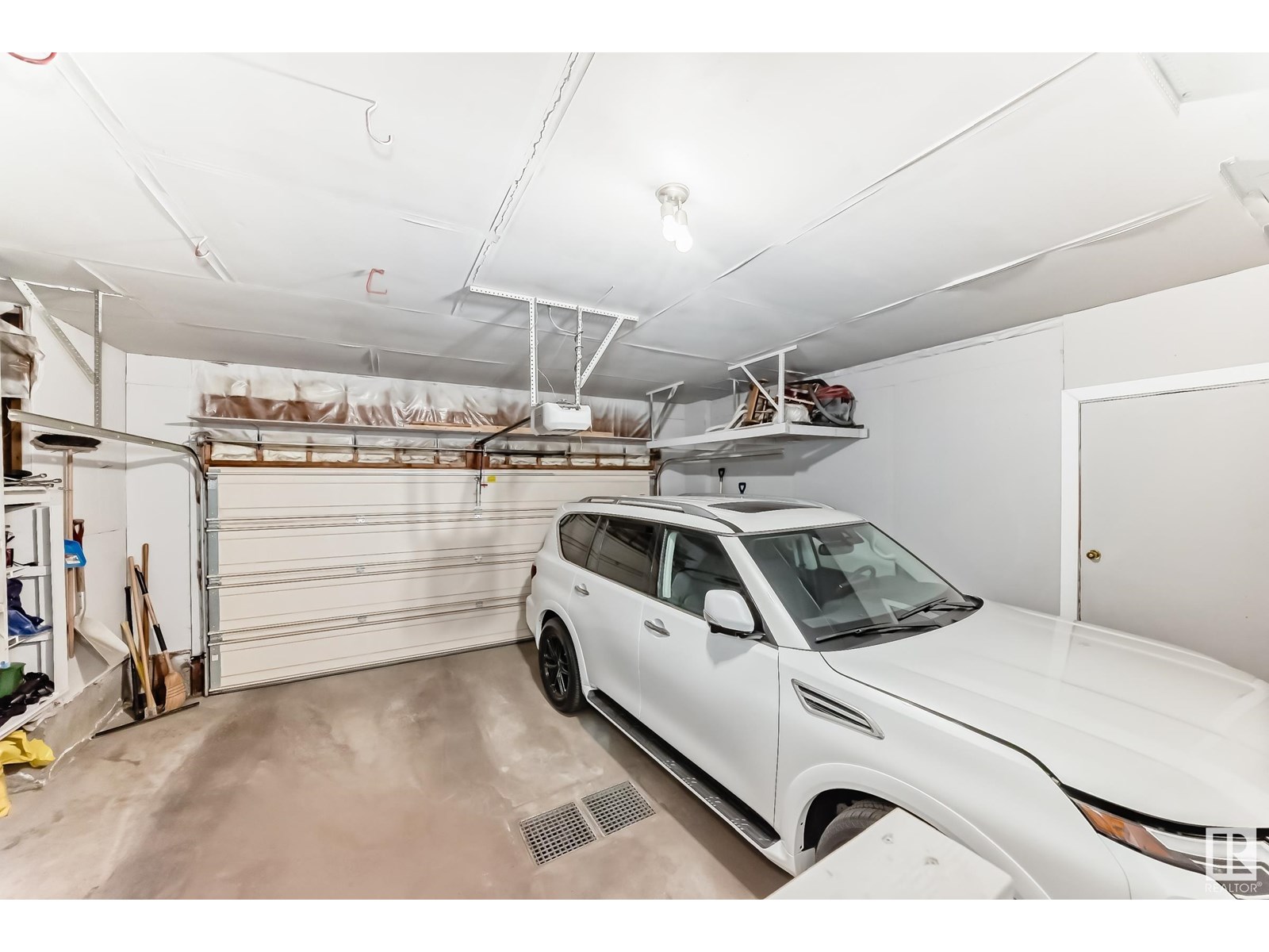 Photo 32 of 4019 104 St Nw, Edmonton AB
