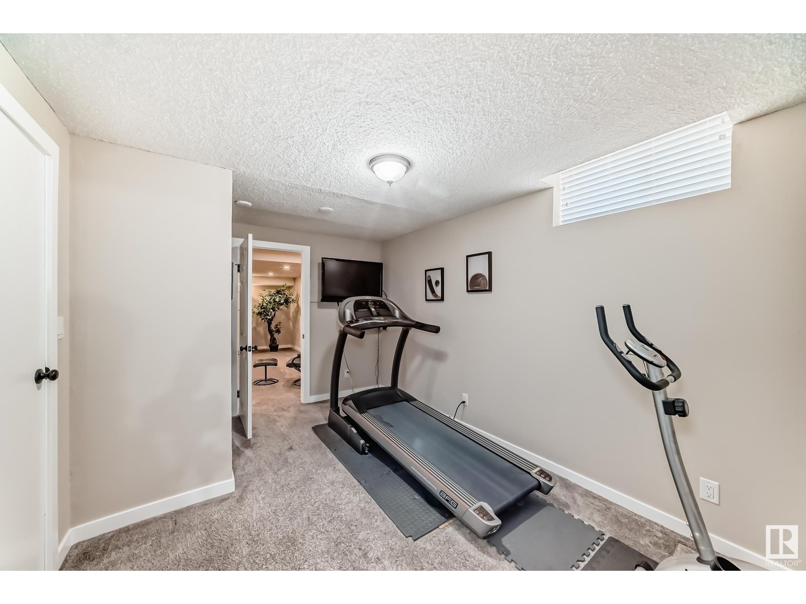 Photo 30 of 4019 104 St Nw, Edmonton AB
