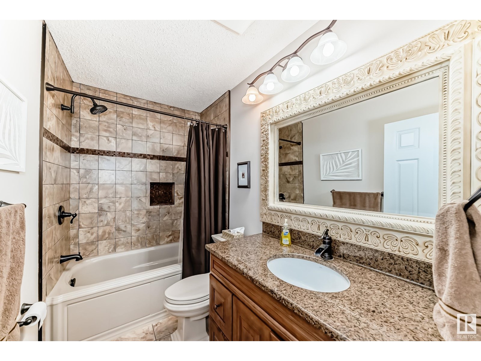 Photo 20 of 4019 104 St Nw, Edmonton AB