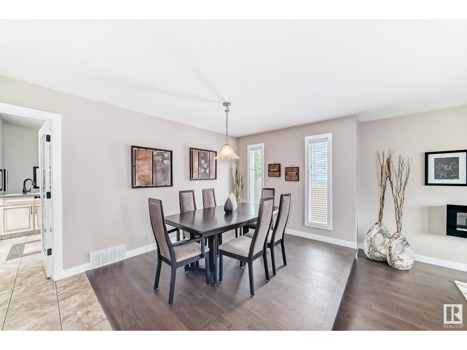Photo 11 of 4019 104 St Nw, Edmonton AB