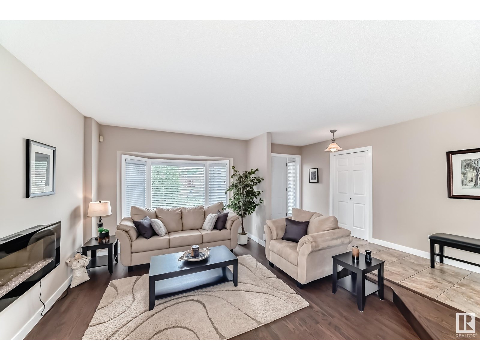 Photo 14 of 4019 104 St Nw, Edmonton AB