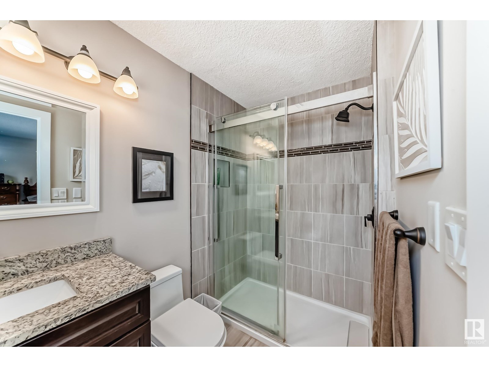 Photo 17 of 4019 104 St Nw, Edmonton AB