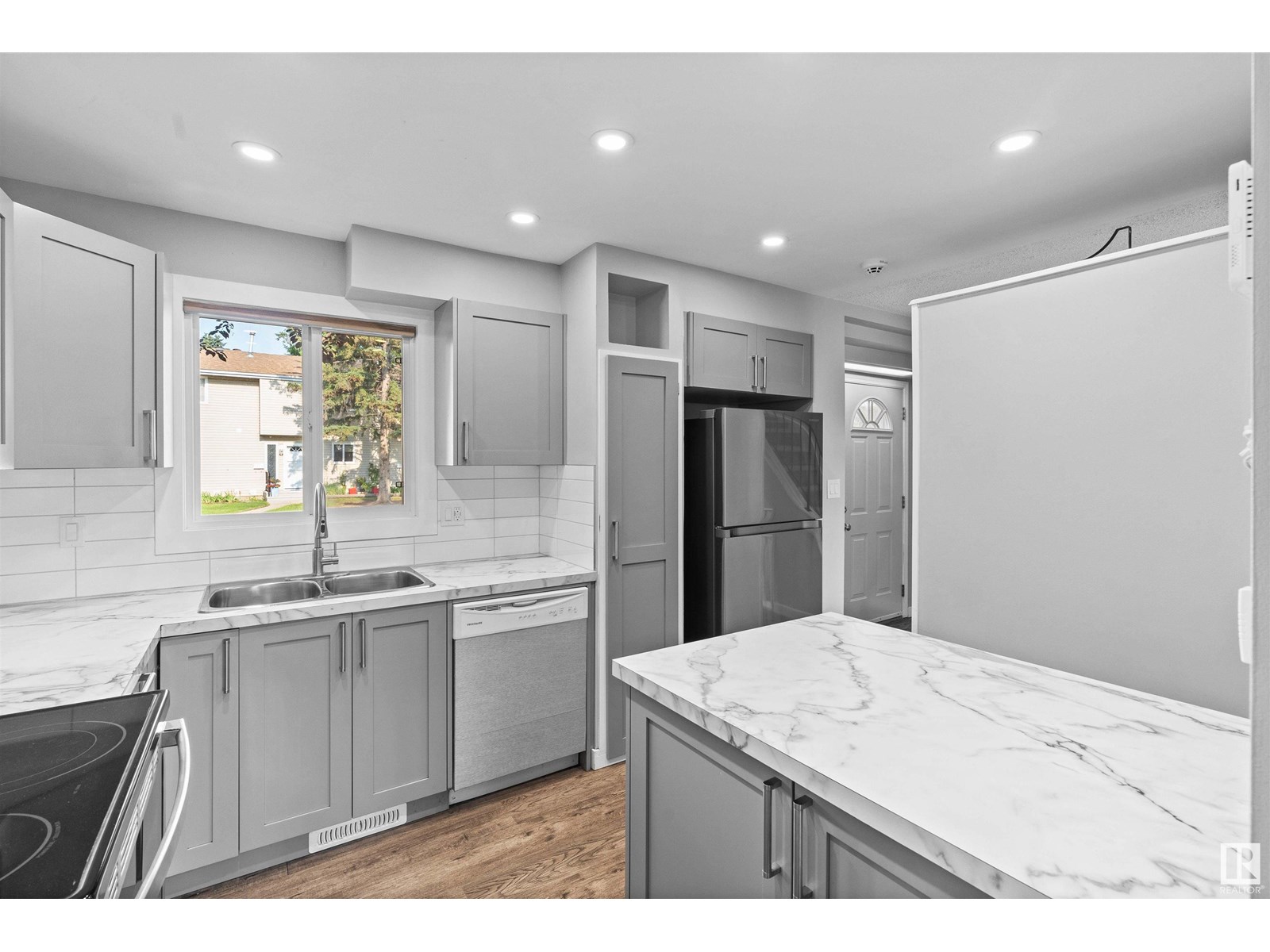 Photo 9 of 115 87 Brookwood Dr, Spruce Grove AB