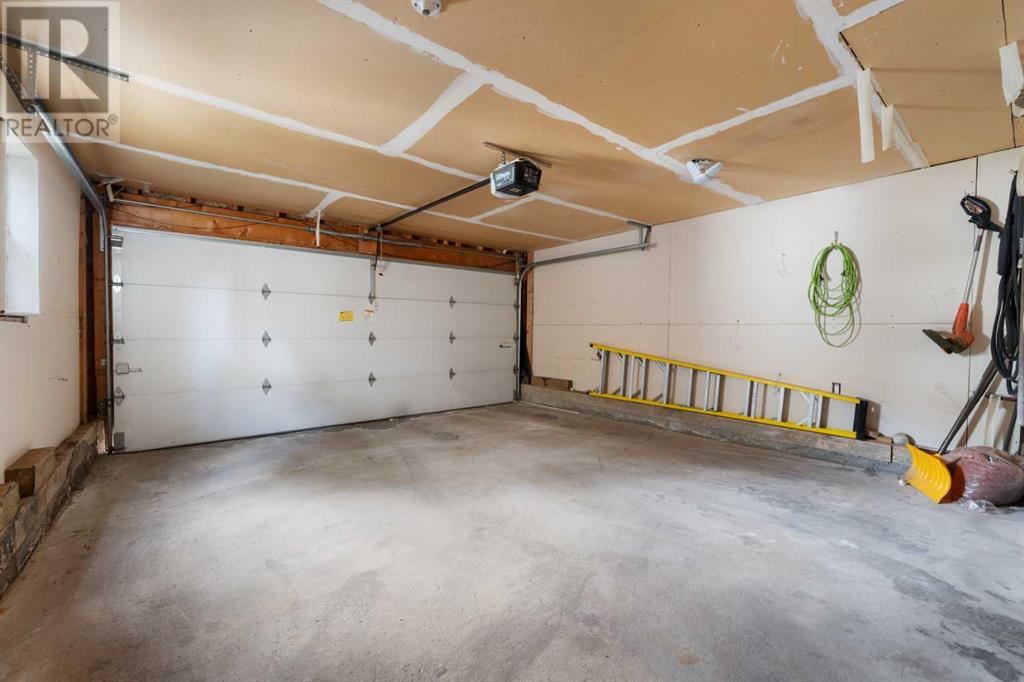 Single Family House Bi-level for Sale in  Tarawood Place NE Taradale Calgary 