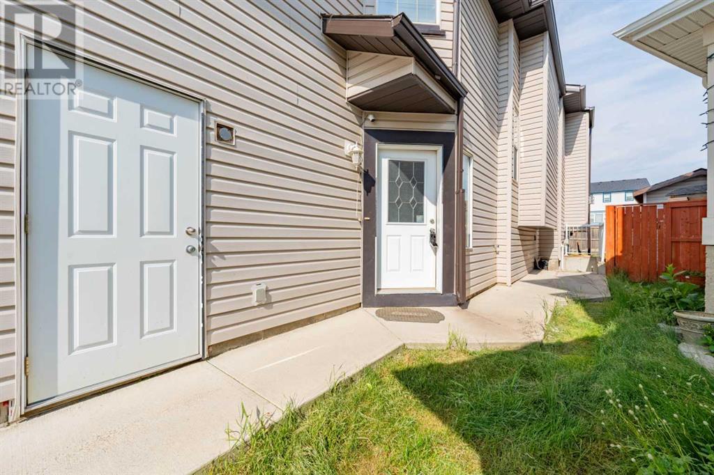Single Family House Bi-level for Sale in  Tarawood Place NE Taradale Calgary 