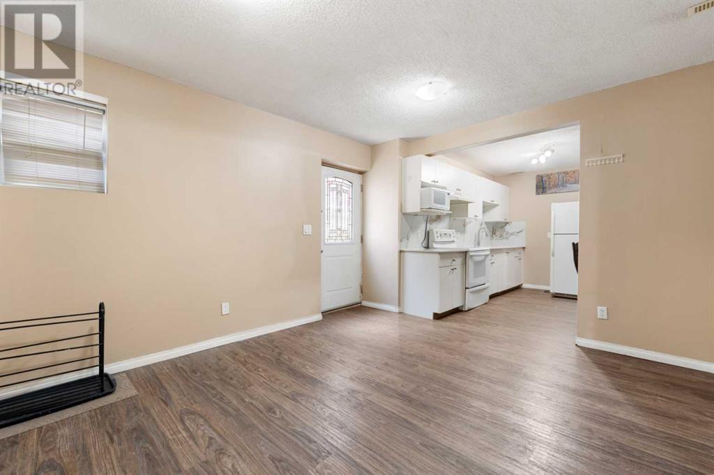 Single Family House Bi-level for Sale in  Tarawood Place NE Taradale Calgary 
