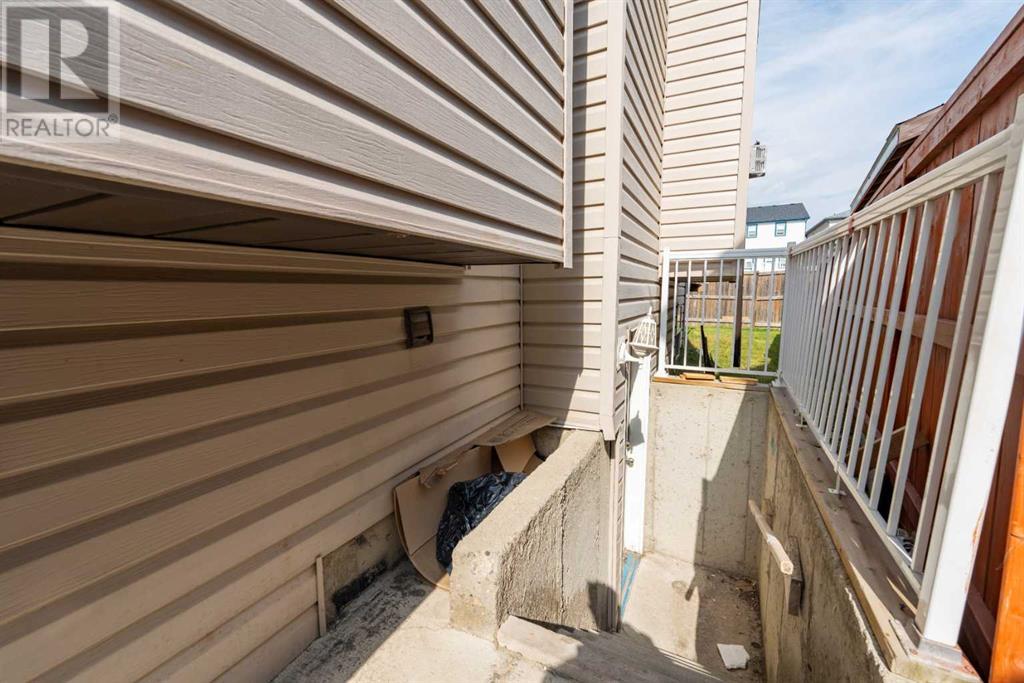 Single Family House Bi-level for Sale in  Tarawood Place NE Taradale Calgary 