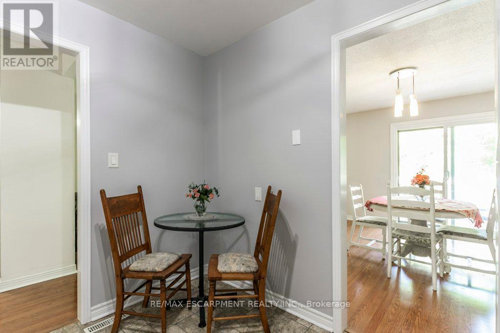 Photo 18 of 14 109 Wilson Street W, Hamilton ON