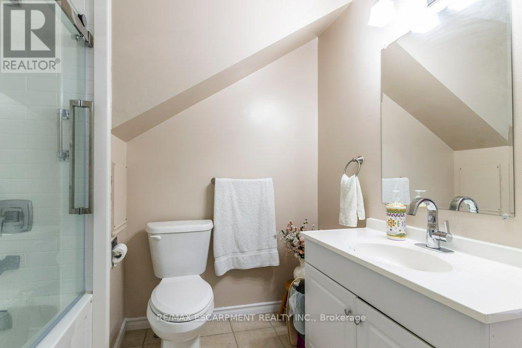 Photo 22 of 14 109 Wilson Street W, Hamilton ON