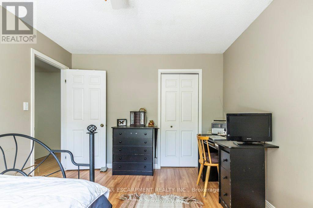 Photo 23 of 14 109 Wilson Street W, Hamilton ON