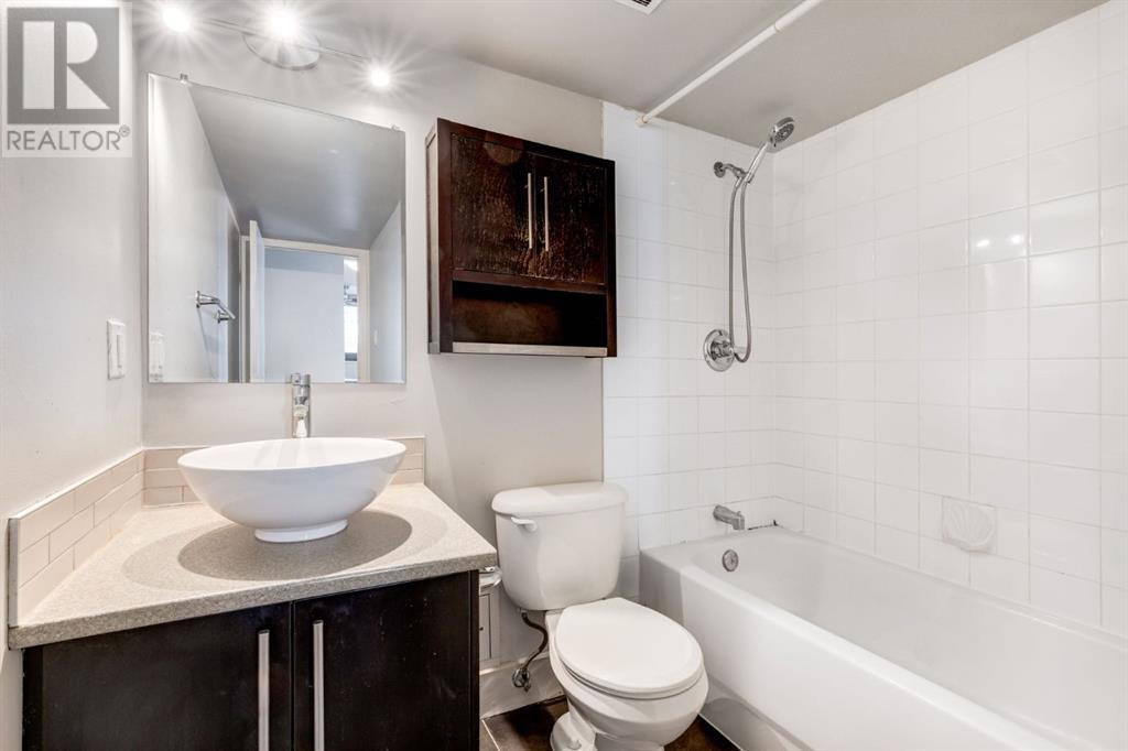 Single Family House for Sale in    Avenue SW Cliff Bungalow Calgary 