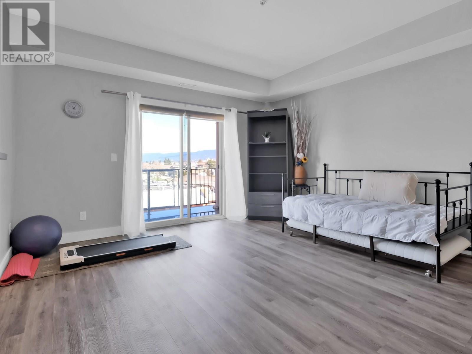311 250 WATERFORD Avenue, Penticton