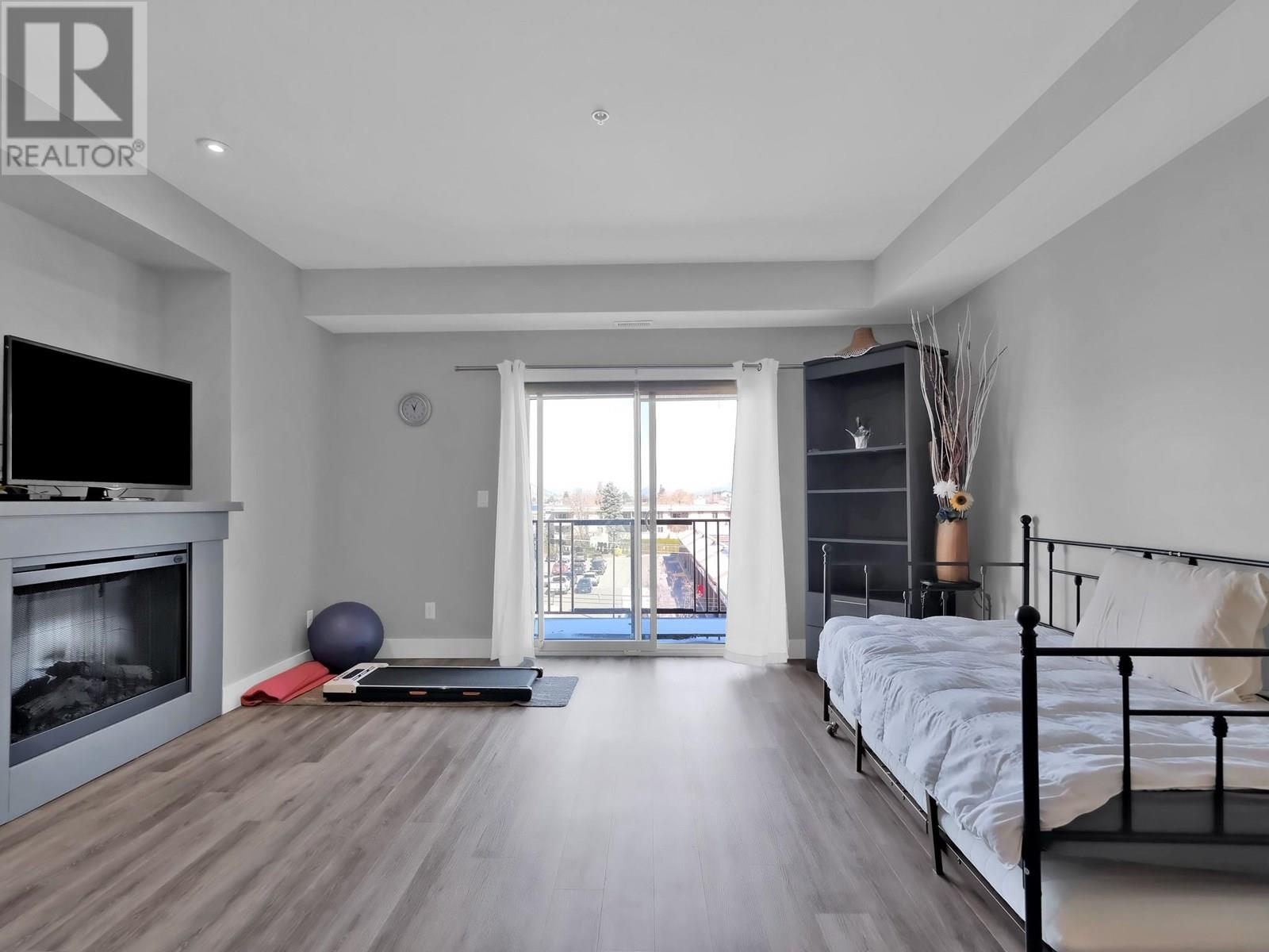 311 250 WATERFORD Avenue, Penticton