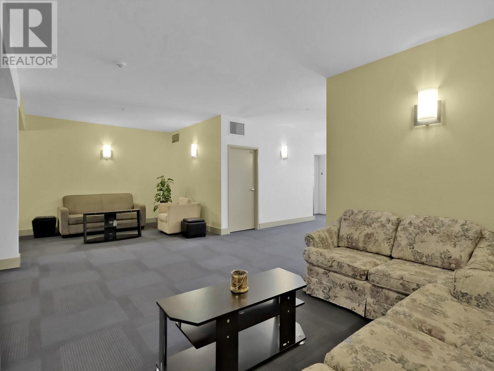 311 250 WATERFORD Avenue, Penticton