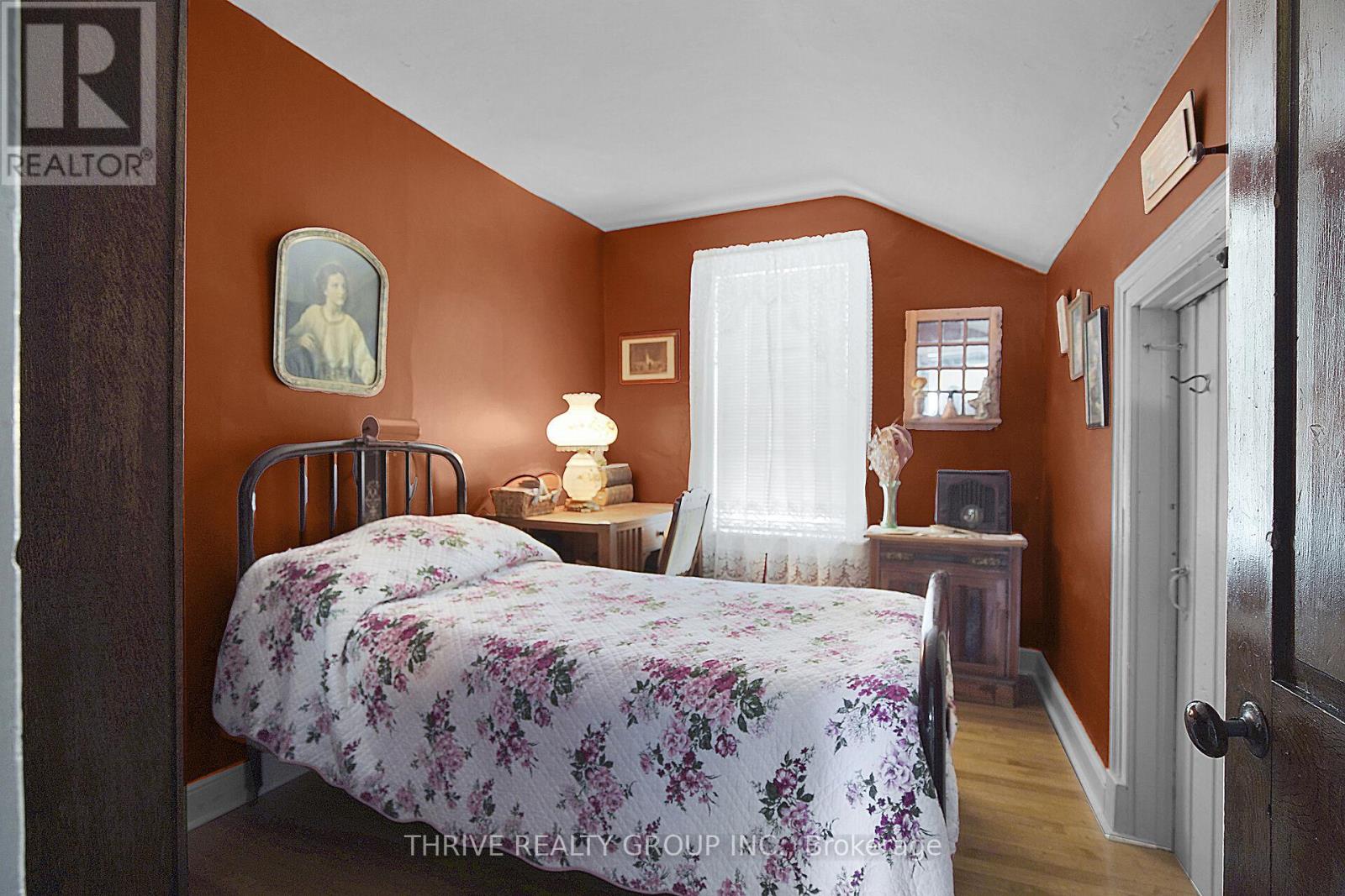 Single Family House for Sale in  BROAD STREET North Middlesex (Parkhill) 