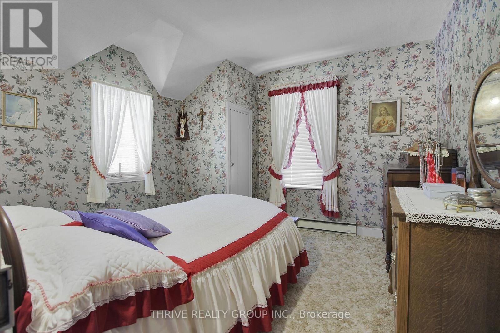 Single Family House for Sale in  BROAD STREET North Middlesex (Parkhill) 