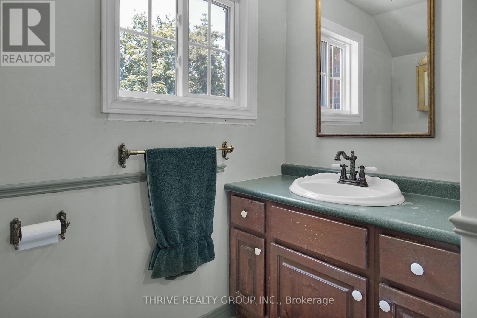 Single Family House for Sale in  BROAD STREET North Middlesex (Parkhill) 