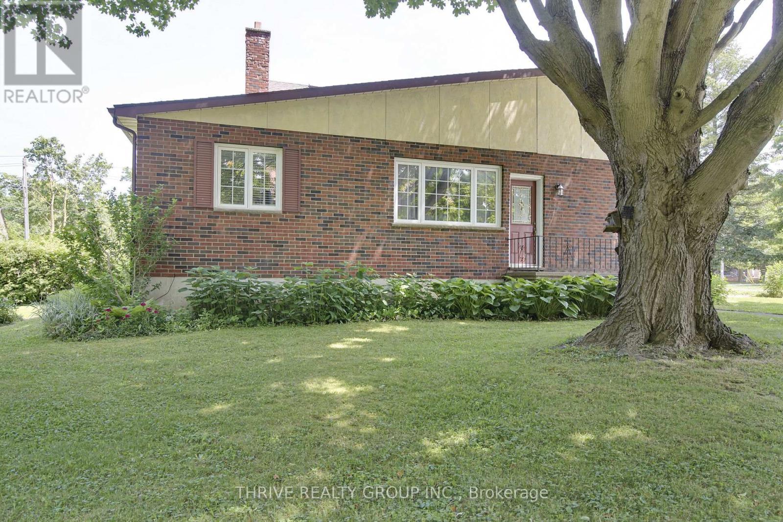 Single Family House for Sale in  BROAD STREET North Middlesex (Parkhill) 