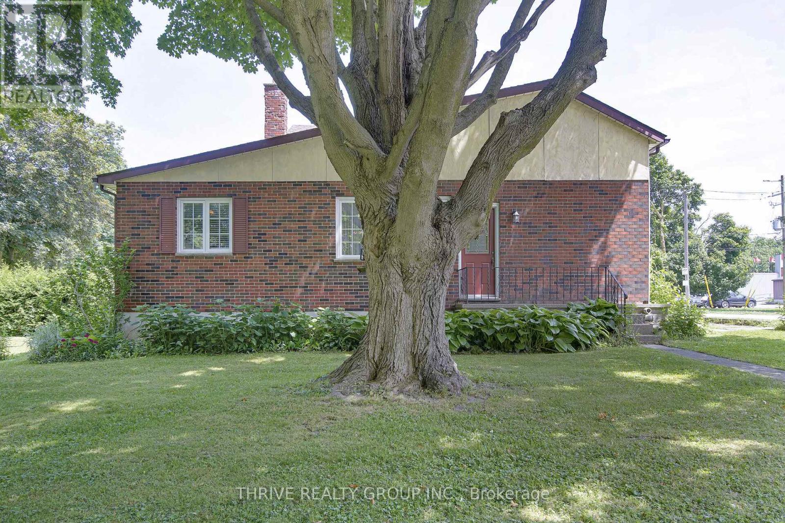 Single Family House for Sale in  BROAD STREET North Middlesex (Parkhill) 