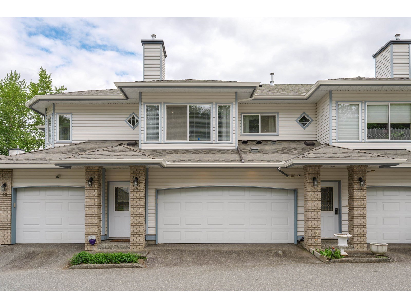 Photo 1 of 14 21579 88 B Avenue, Langley BC