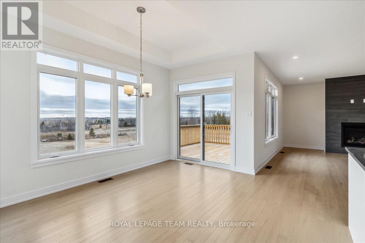 Photo 12 of 91 Hogan Drive, Mcnab Braeside ON