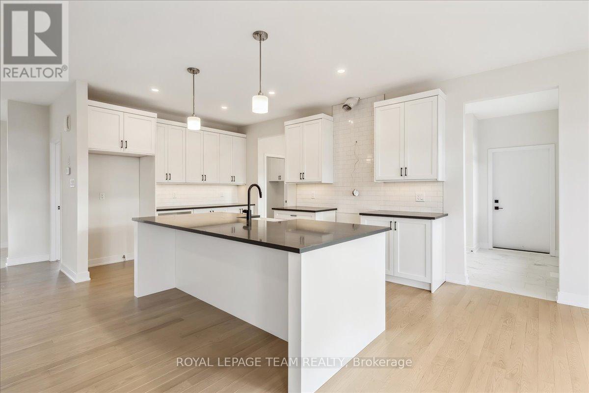 Photo 18 of 91 Hogan Drive, Mcnab Braeside ON