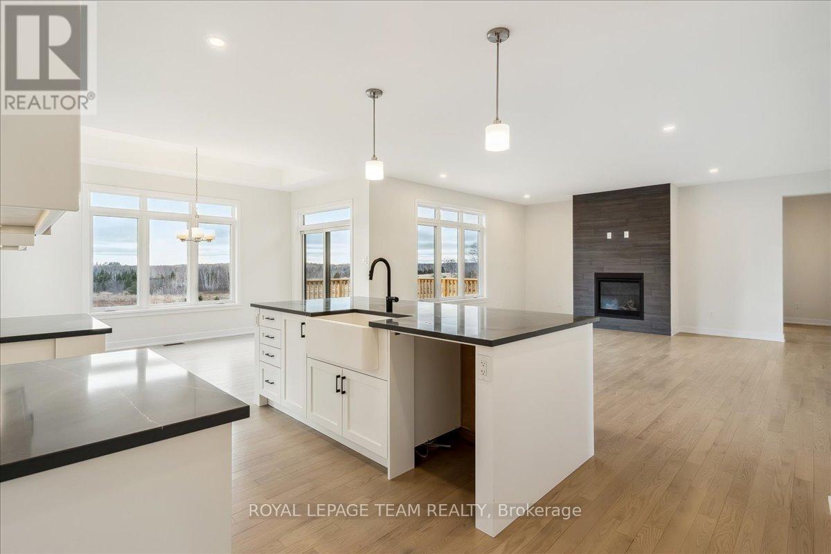 Photo 17 of 91 Hogan Drive, Mcnab Braeside ON