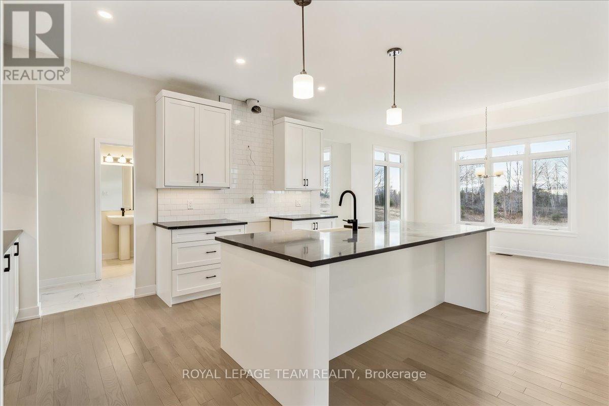 Photo 24 of 91 Hogan Drive, Mcnab Braeside ON