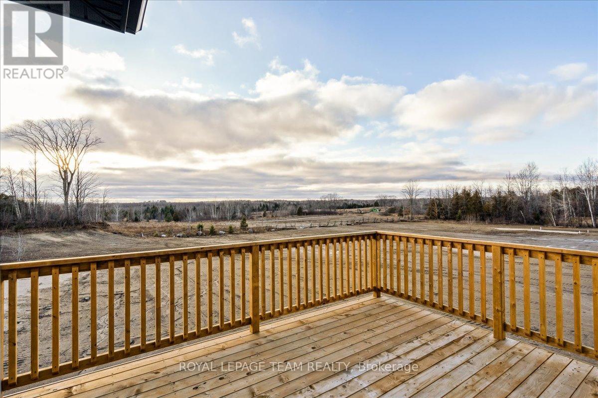 Photo 25 of 91 Hogan Drive, Mcnab Braeside ON