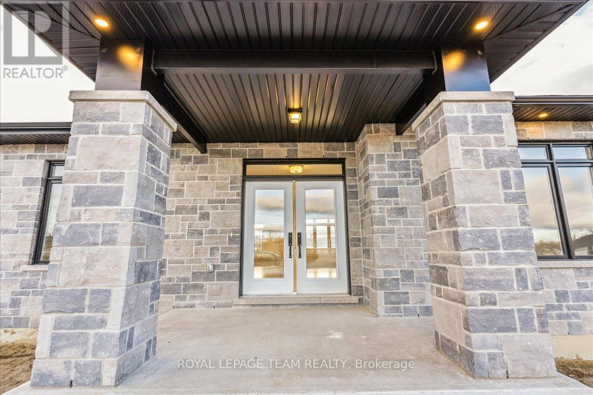Photo 26 of 91 Hogan Drive, Mcnab Braeside ON