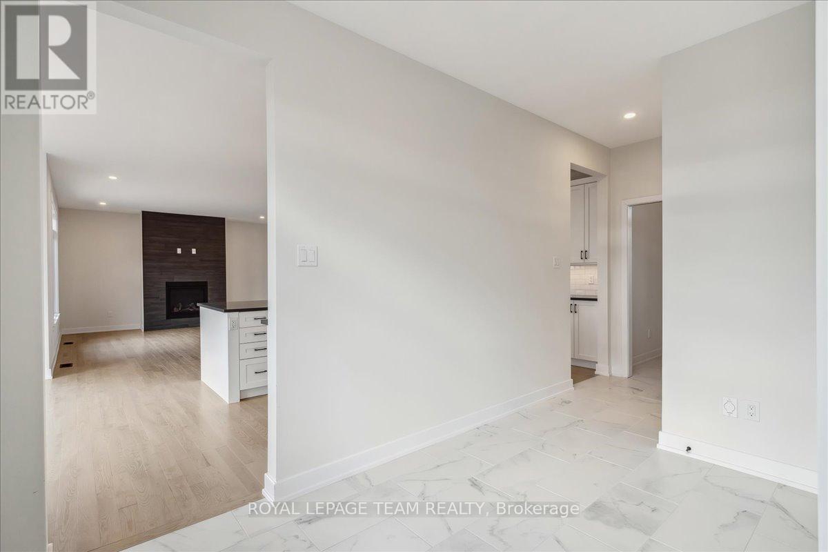 Photo 1 of 91 Hogan Drive, Mcnab Braeside ON