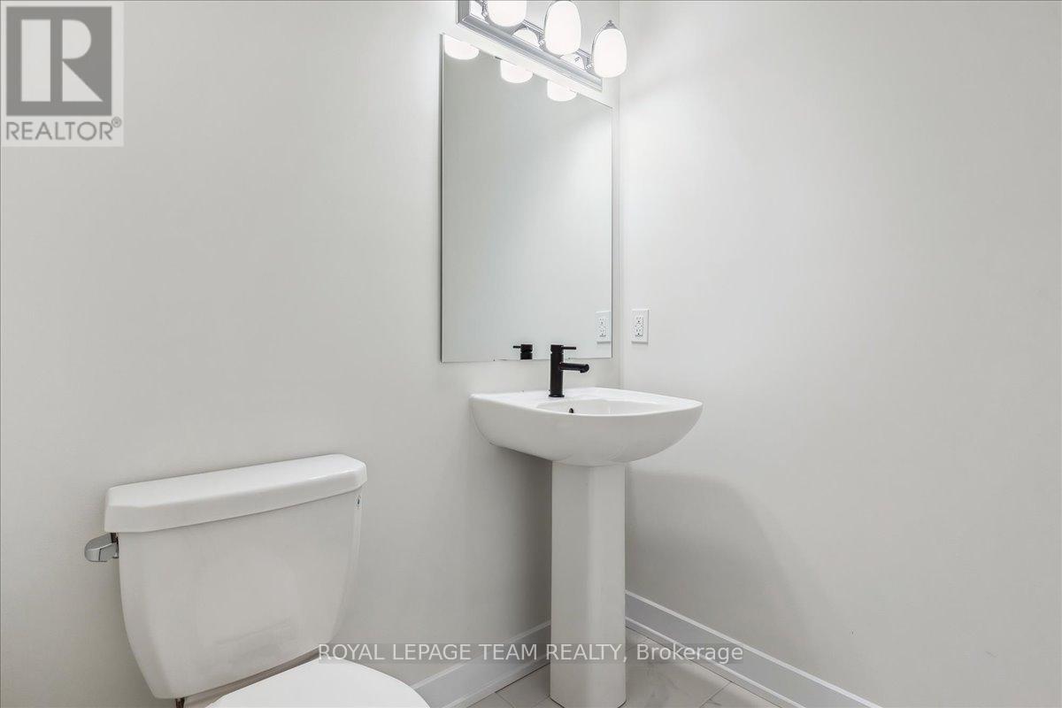 Photo 21 of 91 Hogan Drive, Mcnab Braeside ON