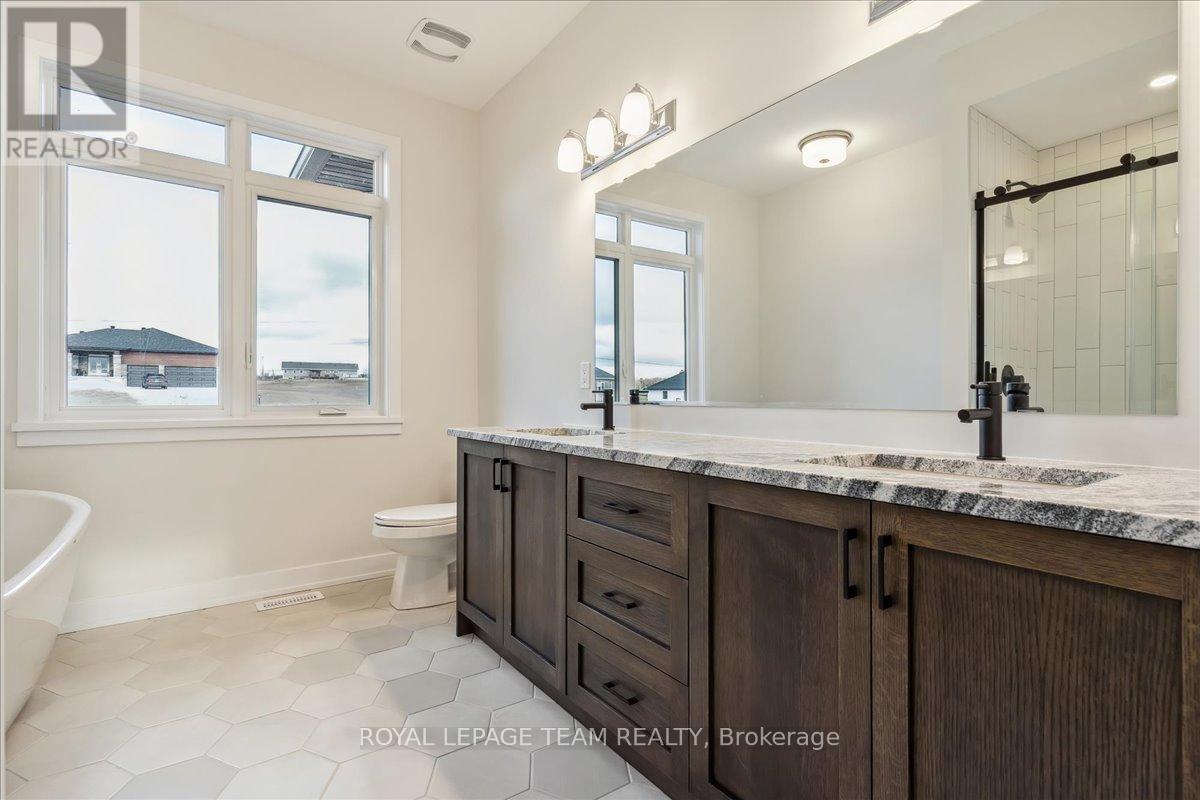 Photo 28 of 91 Hogan Drive, Mcnab Braeside ON