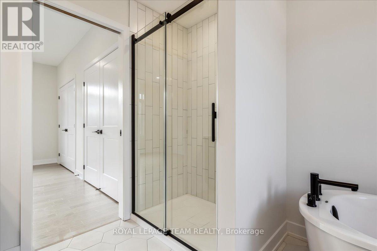 Photo 7 of 91 Hogan Drive, Mcnab Braeside ON