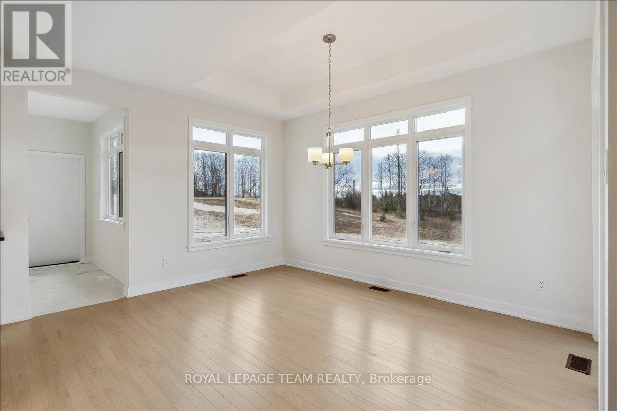 Photo 14 of 91 Hogan Drive, Mcnab Braeside ON