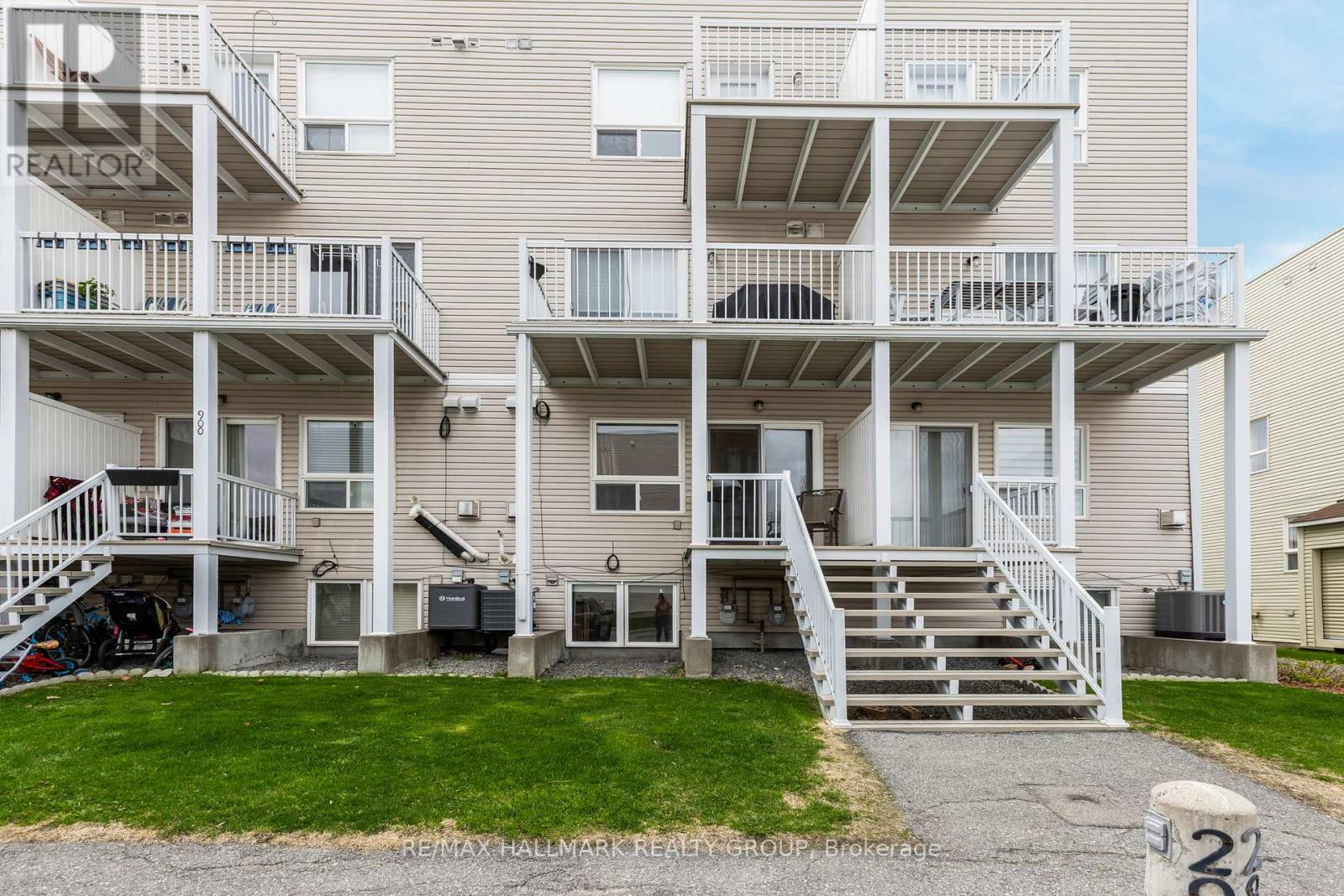 https://ddfcdn.realtor.ca/listing/TS638864583414100000/reb76/highres/1/x12244951_25.jpg