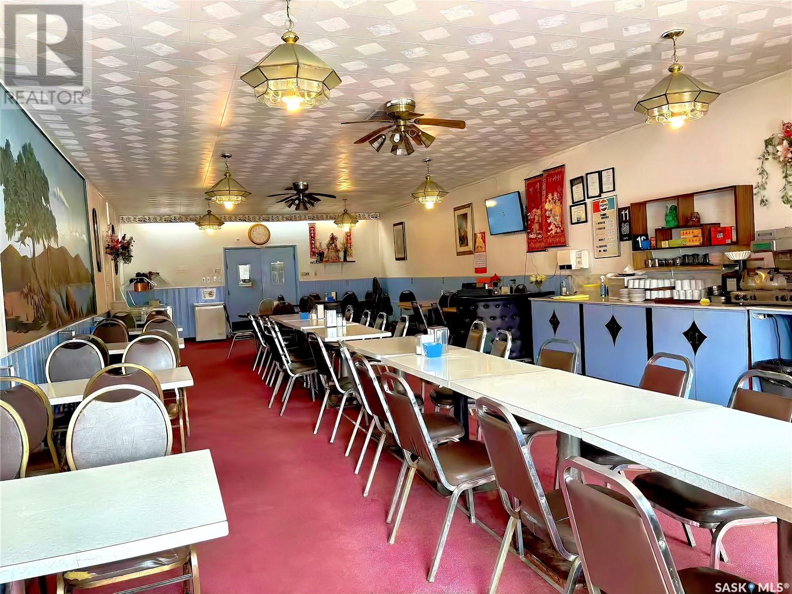 127 Main STREET N - Photo 3 of 12, Wadena, Saskatchewan