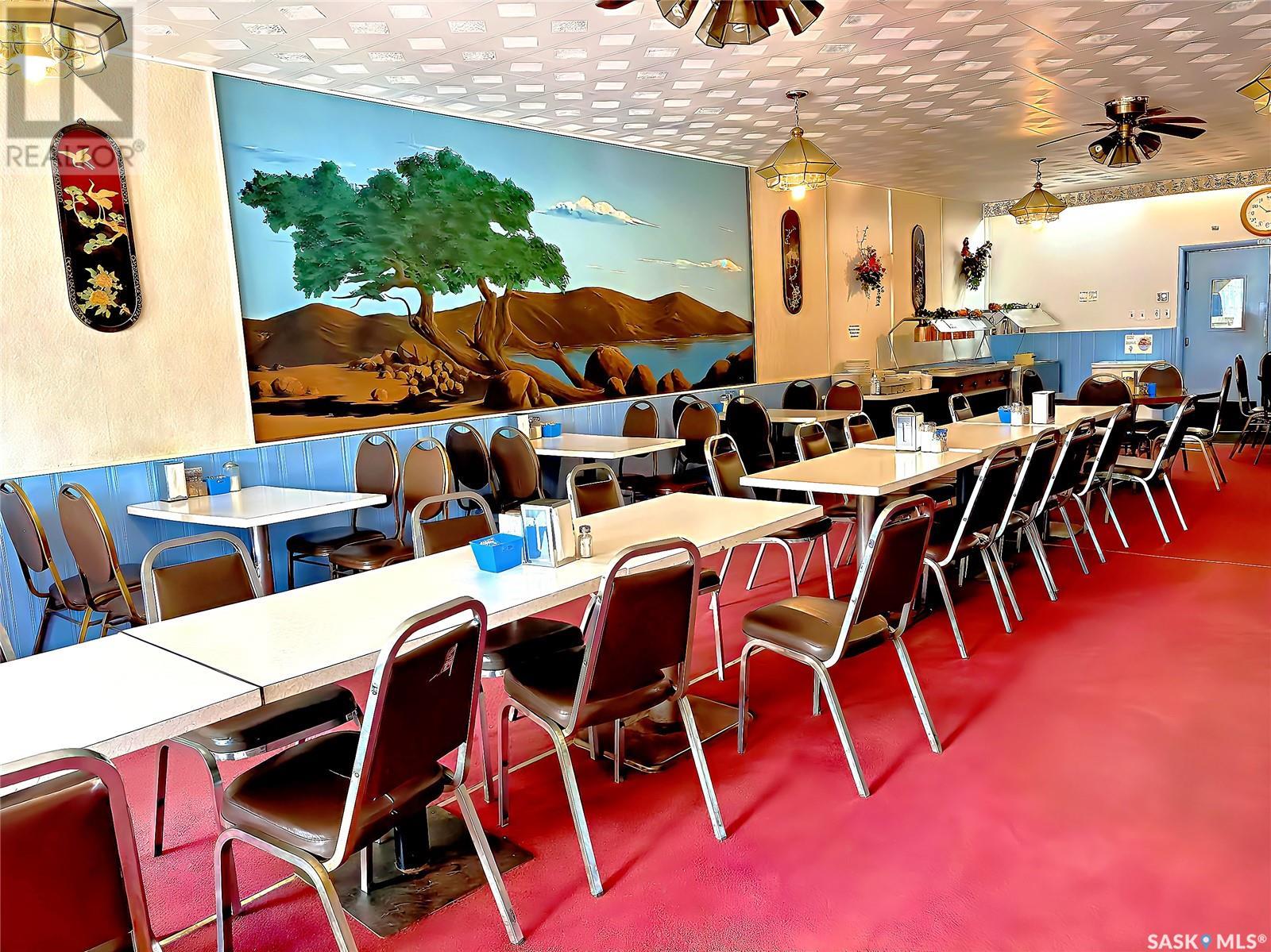 127 Main STREET N - Photo 4 of 12, Wadena, Saskatchewan