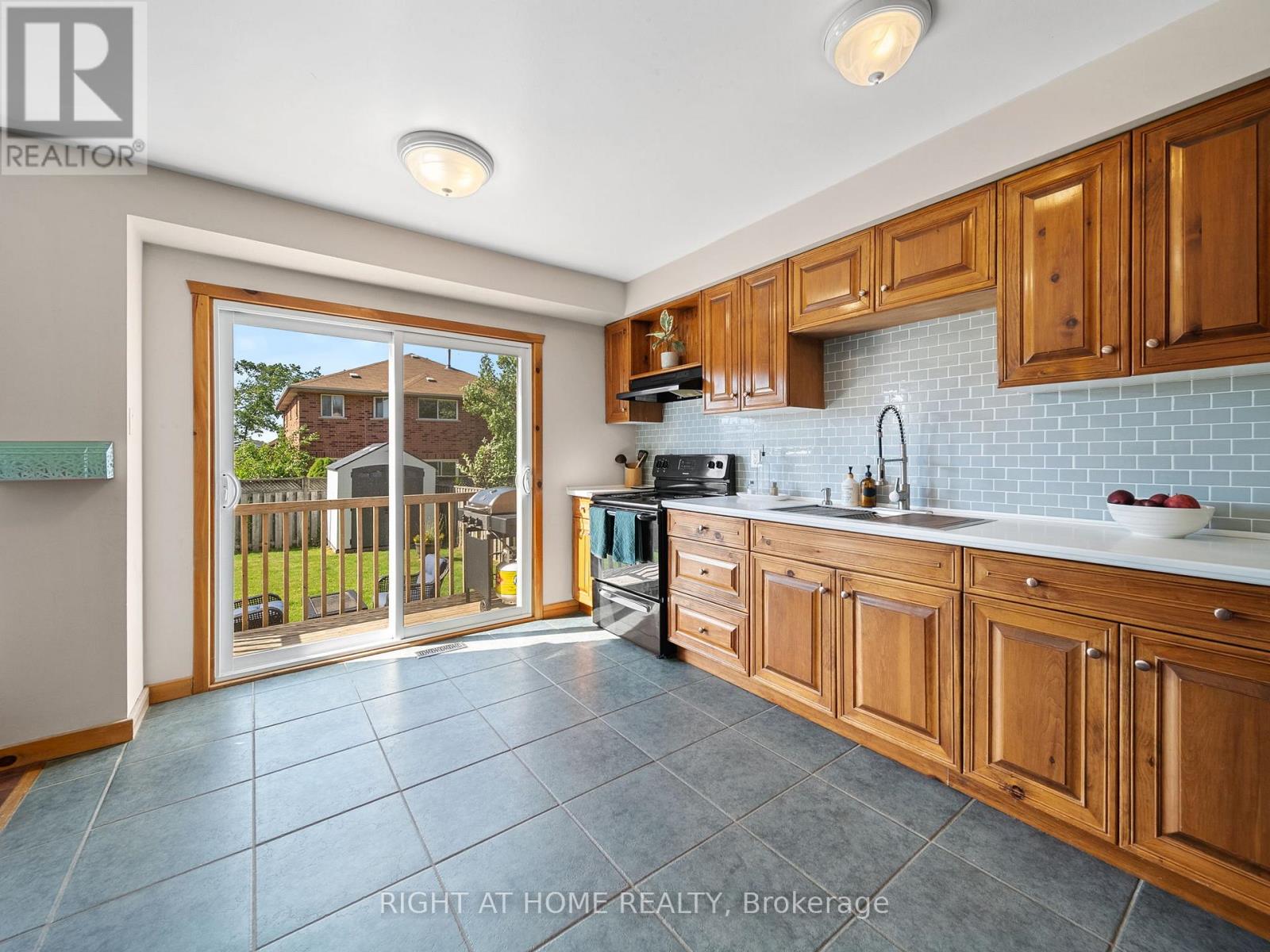 Single Family House for Sale in  DELANEY CRESCENT Barrie (Northwest) 